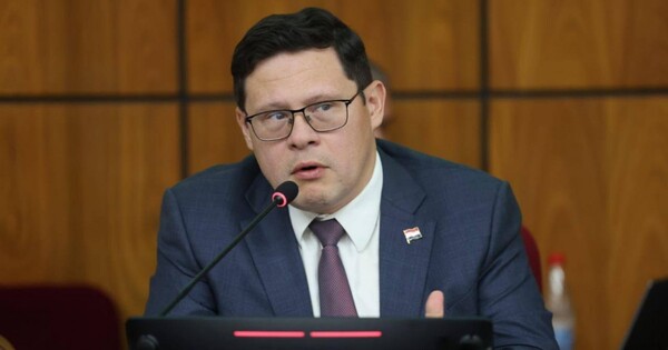 Orué se despega de la reforma tributaria de Beto y pide "no cargar con más impuestos a la gente"