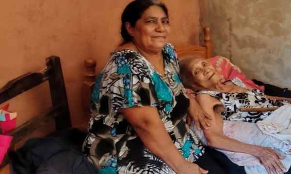Mujer de 102 años inicia por primera vez trámite para obtener su cédula gracias a Ciudad Mujer Móvil - OviedoPress