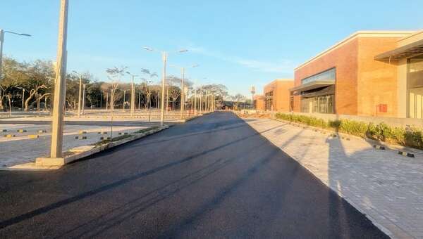 AUDIO: Constructoras advierten posible paralización de obras públicas por deuda del Gobierno - A La Gran 7-30 - ABC Color