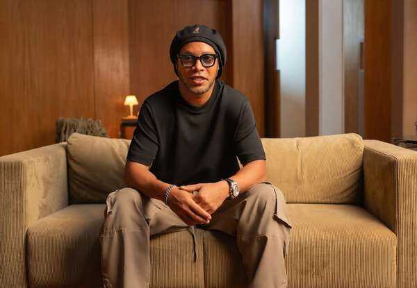 Netflix estrenará una serie documental sobre la vida de Ronaldinho Gaúcho - Cine y TV - ABC Color