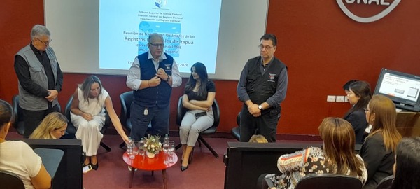 Presidente del TSJE se reunió con jefes de Registros Electorales de Itapúa