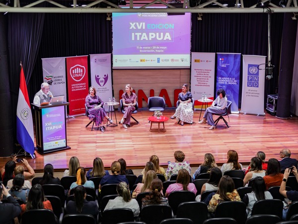 UNAE fue escenario del inicio de la 16ª Escuela de Formación Política para Mujeres Líderes