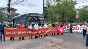 Docentes de la UNA denuncian exclusión en la Ley de Jubilaciones y rechazan suba de aportes - Nacionales - ABC Color
