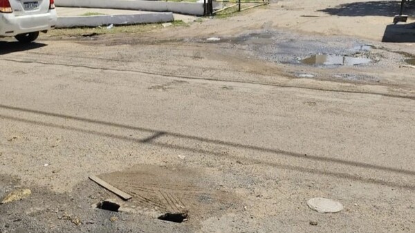Roberto L. Petit: Agua servida, malos olores y viviendas que se inundan desde hace 10 años