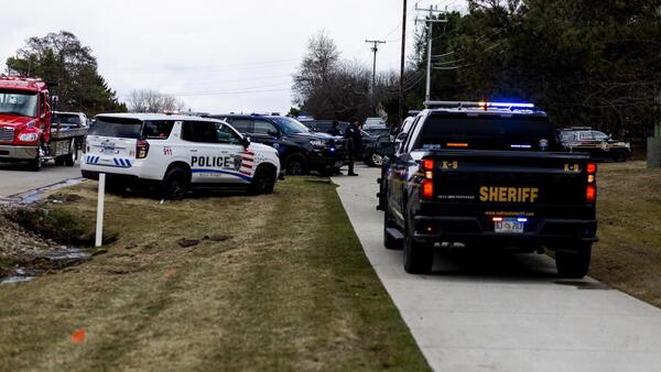 Horror en Detroit: Hombre muere en tiroteo con la policía tras impactar un vehículo en una sinagoga