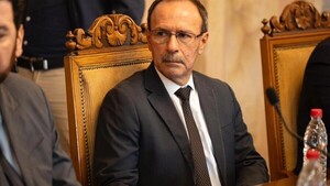 La Corte autoriza a ministro de Defensa a percibir jubilación y salario al mismo tiempo