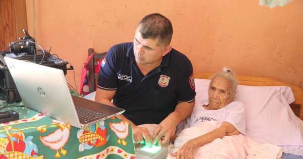 La Nación / Concepción: mujer de 101 años accedió a su primera cédula de identidad