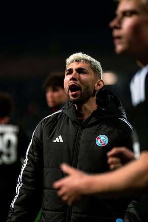 Julio Enciso pisa fuerte en Europa - Fútbol Internacional - ABC Color