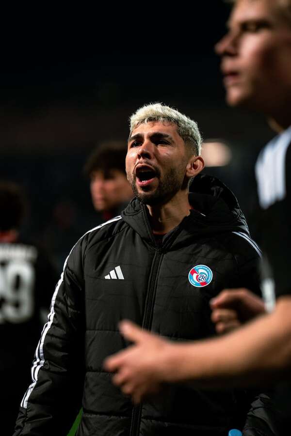 Julio Enciso pisa fuerte en Europa - Fútbol Internacional - ABC Color