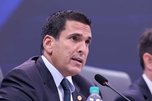 Robert Harrison es reelecto en la APF y extenderá su mandato hasta 2030 - Fútbol - ABC Color