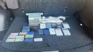 Cae banda que envolvía celulares en papel aluminio para su reventa - Policiales - ABC Color