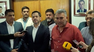 Cartistas apuntan al ministro de Economía por la reforma de la Caja Fiscal