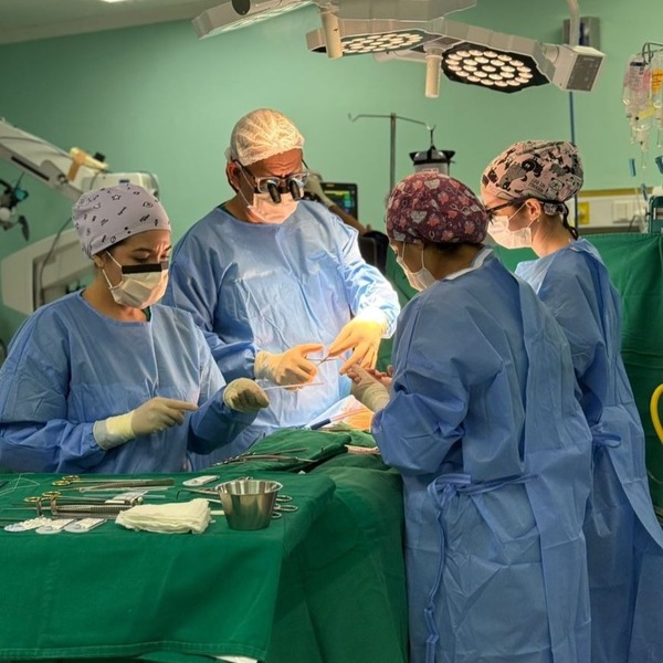 Implantan corazón artificial a adolescente que espera donante compatible - Portal Digital Cáritas Universidad Católica