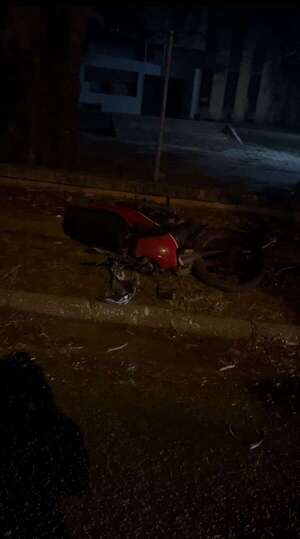 Joven motociclista pierde la vida en percance vial en Ayolas - Policiales - ABC Color