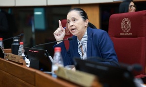 Yolanda Paredes pide pérdida de investidura de “Chaqueñito” Vera por adjudicación de vivienda social - OviedoPress