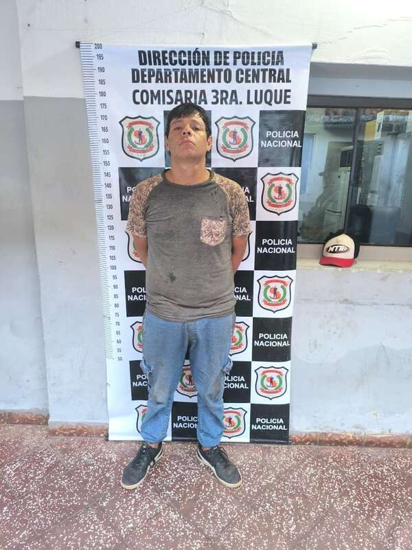 Vídeo: detienen a hombre que amenazó con cuchillo a comerciante del Mercado de Luque - Policiales - ABC Color