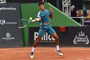 Dani Vallejo avanza de ronda en Santiago