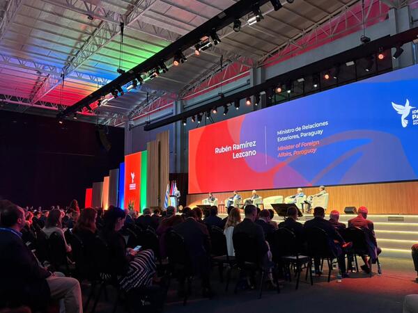 Uruguay propone crear una región "euromercosuriana" de libre comercio y movilidad