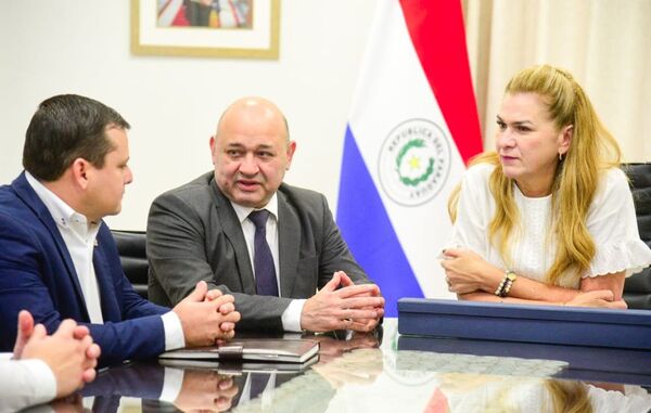Paraguay recibe reconocimiento regional por fortalecer programa de vacunación