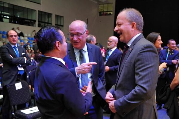 ANDE y BID firman acuerdo para inversión de USD 168 millones en el sistema de transmisión