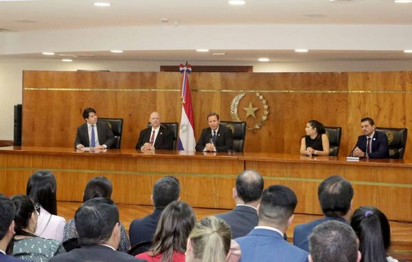 Autoridades de la Corte Suprema se reunieron con actuarios de Primera Instancia del fuero Civil y Comercial