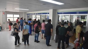 IPS recién licita fármacos mientras asegurados claman abastecimiento