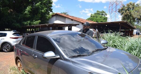 Diario HOY | Buscan a propietario de un auto abandonado a orillas del río Monday