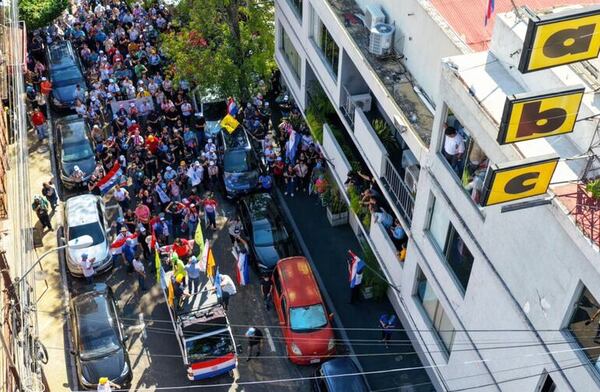 Exministro lamenta reforma light que solo empuja el problema para adelante - Economía - ABC Color