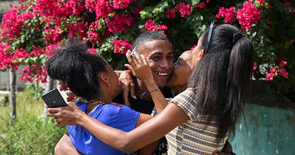 La Nación / Cuba confirma “conversaciones” con EE. UU. y libera a varios presos