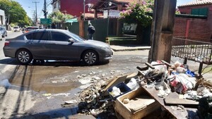 Basura, baches y caos vehicular ya son normales para vecinos de Molas López