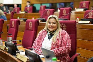 Tras el caso Chaqueñito, hermano de senadora aparece entre adjudicados con departamento social