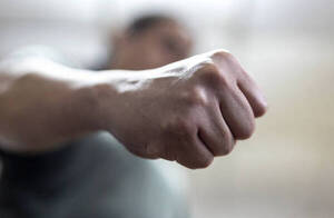 Abren proceso contra joven por presunta agresión a su padre - ADN Digital