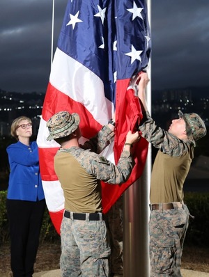 Embajada de EE.UU en Venezuela iza su bandera tras siete años