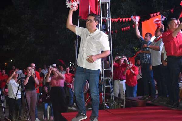 Honor Colorado oficializó precandidaturas a intendente y concejalías municipales en Ayolas - Política - ABC Color