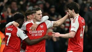 El Arsenal gana un partido clave sobre el final
