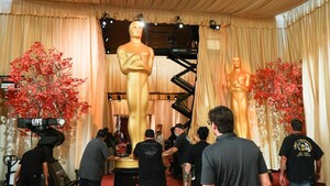 Preparativos en Hollywood para la 98º edición de los Oscar: Entre grúas y curiosos