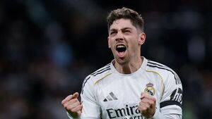 Real Madrid golea y mete presión al Barcelona