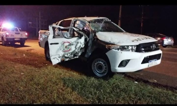 Ebrio al volante provoca aparatoso vuelco de patrullera en Hernandarias