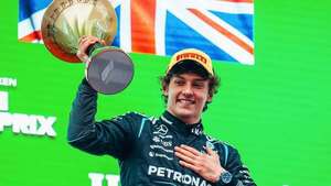 Antonelli culmina un fin de semana récord en China