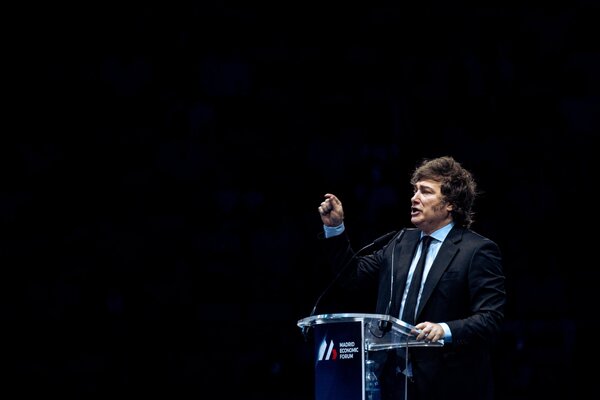 Milei arremete contra el socialismo en Madrid y vuelve a alinearse con Trump