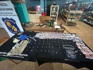 Detienen a presuntos distribuidores de drogas en Maracaná - Policiales - ABC Color