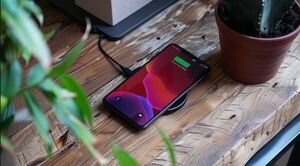 ¿Debo preocuparme si el cargador de mi teléfono está caliente? Esta es la respuesta