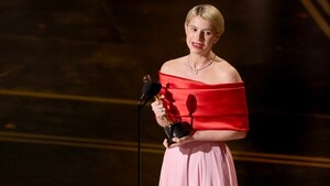 Jessie Buckley se lleva el Oscar de Mejor Actriz por su papel en Hamnet