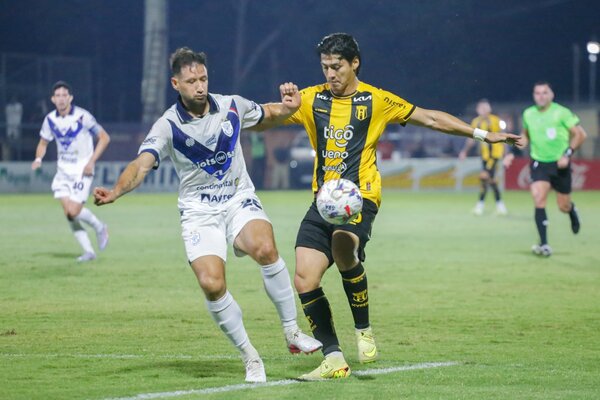 Paridad sin goles entre Ameliano y Guarani en Villeta