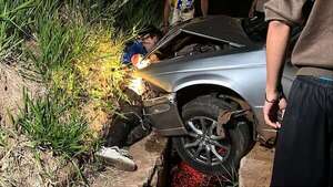 Menor habría provocado choque al intentar defender a su madre de su padre armado - Policiales - ABC Color