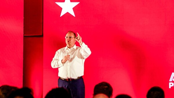 Camilo Pérez presentó a dirigencia ejes de gobierno