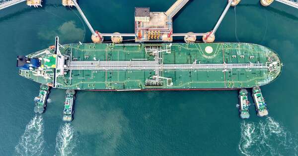 La Nación / Los precios del petróleo rondan los 100 dólares