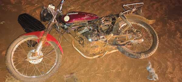 DOS MOTOCICLISTAS RESULTAN HERIDOS TRAS CAER SOBRE LA RUTA EN CARMEN DEL PARANÁ
