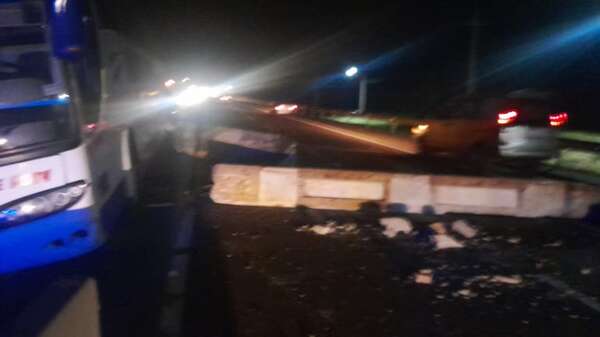 Un colectivo con 40 pasajeros sufrió un accidente sobre la Ruta PY02 en Caacupé - Nacionales - ABC Color