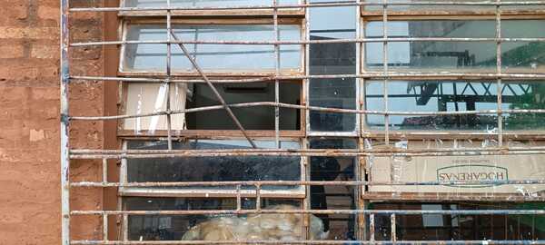 Insólito hurto en escuela de Encarnación: delincuentes se alimentan antes de llevarse todo